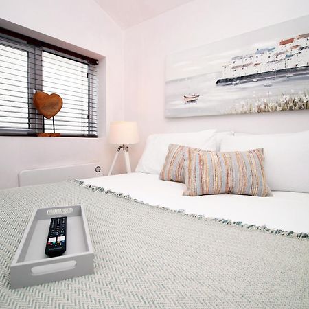 Coastal Penarth Dream! Close To Cardiff Superb Location Near Bars And Restaurants! Dog Friendly And Welcome Breakfast Pack! ภายนอก รูปภาพ